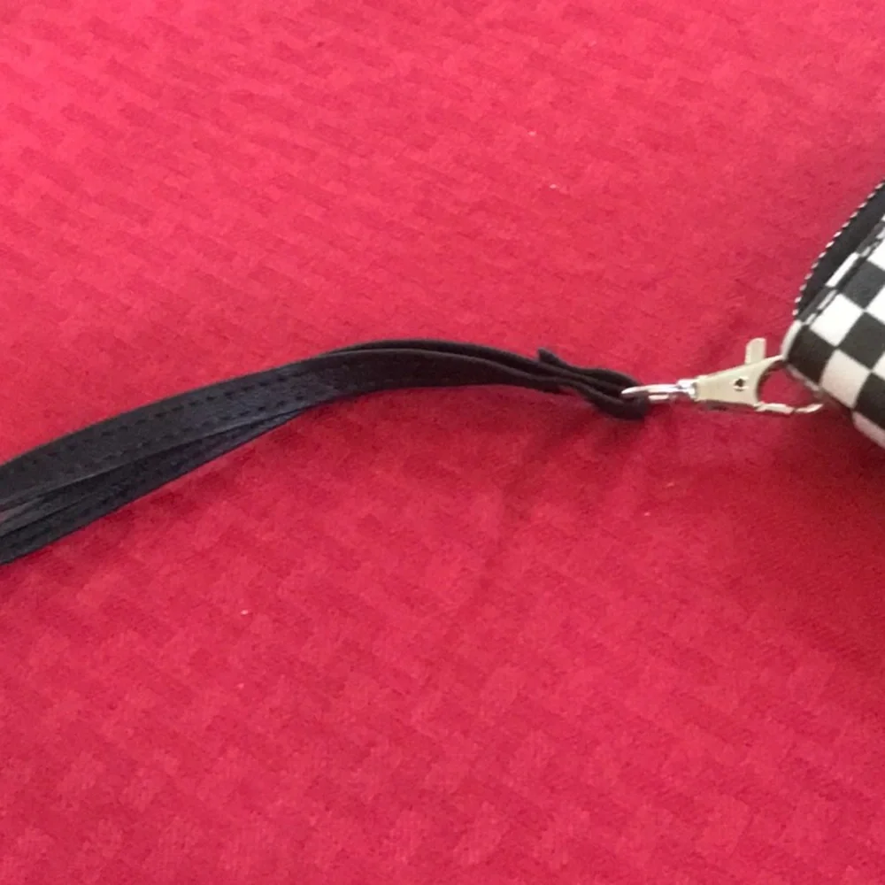 Checkerboard wristlet purse - Picture 3 of 4
